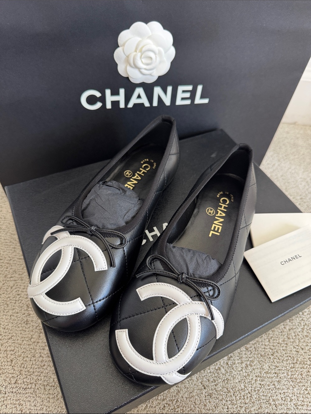 CHANEL Black Leather Quilted Ballet Flats with White CC Emblemb